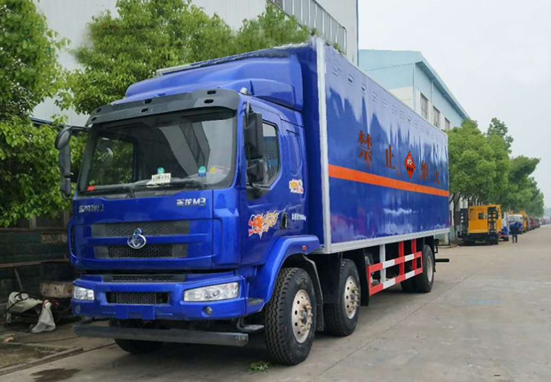 永興泰危險品運輸車展示